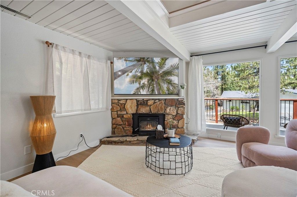 Image 10 of property listing at 41735 Comstock, Big Bear Lake, CA 92315