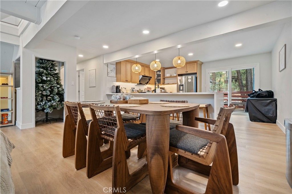 Image 14 of property listing at 41735 Comstock, Big Bear Lake, CA 92315