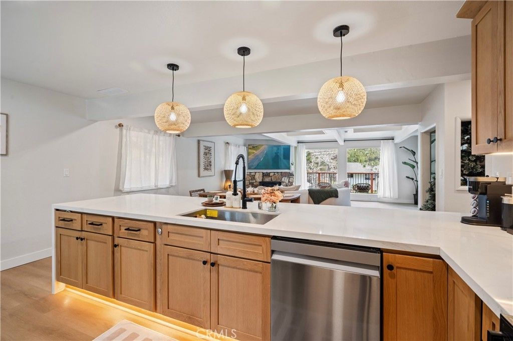 Image 22 of property listing at 41735 Comstock, Big Bear Lake, CA 92315