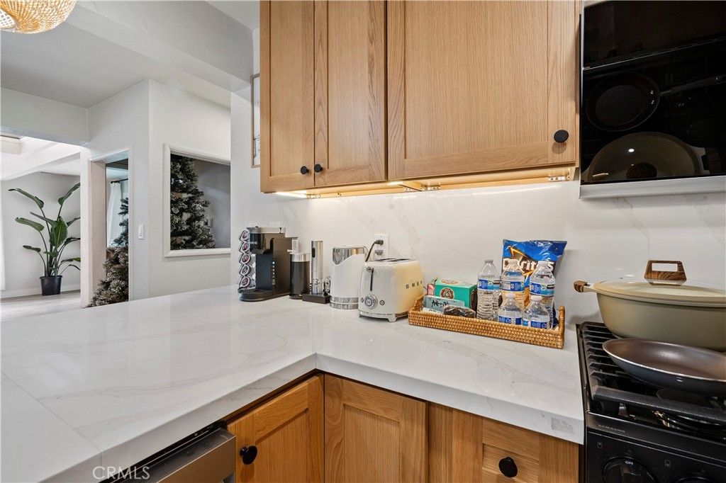 Image 23 of property listing at 41735 Comstock, Big Bear Lake, CA 92315