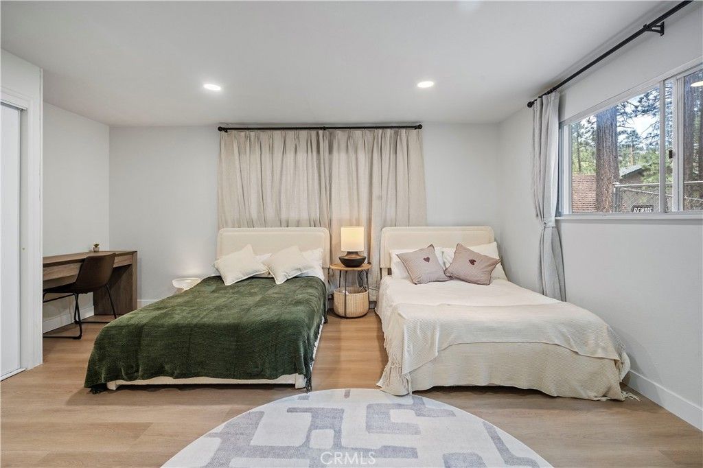 Image 25 of property listing at 41735 Comstock, Big Bear Lake, CA 92315