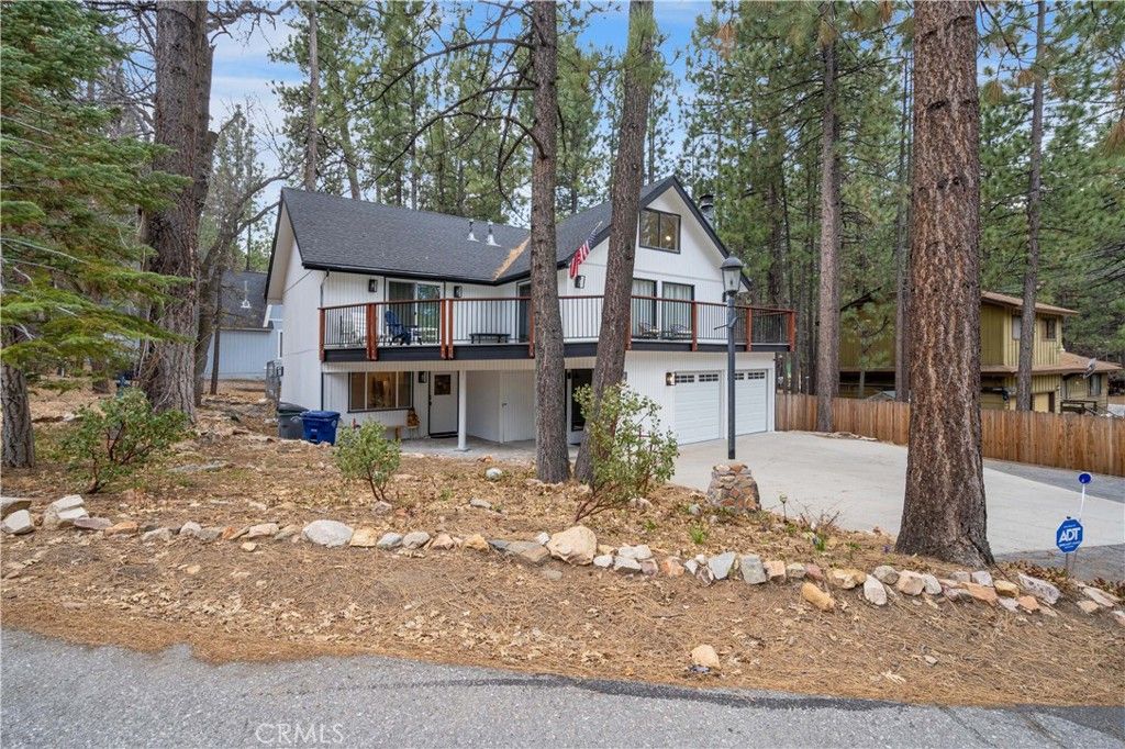 Image 3 of property listing at 41735 Comstock, Big Bear Lake, CA 92315