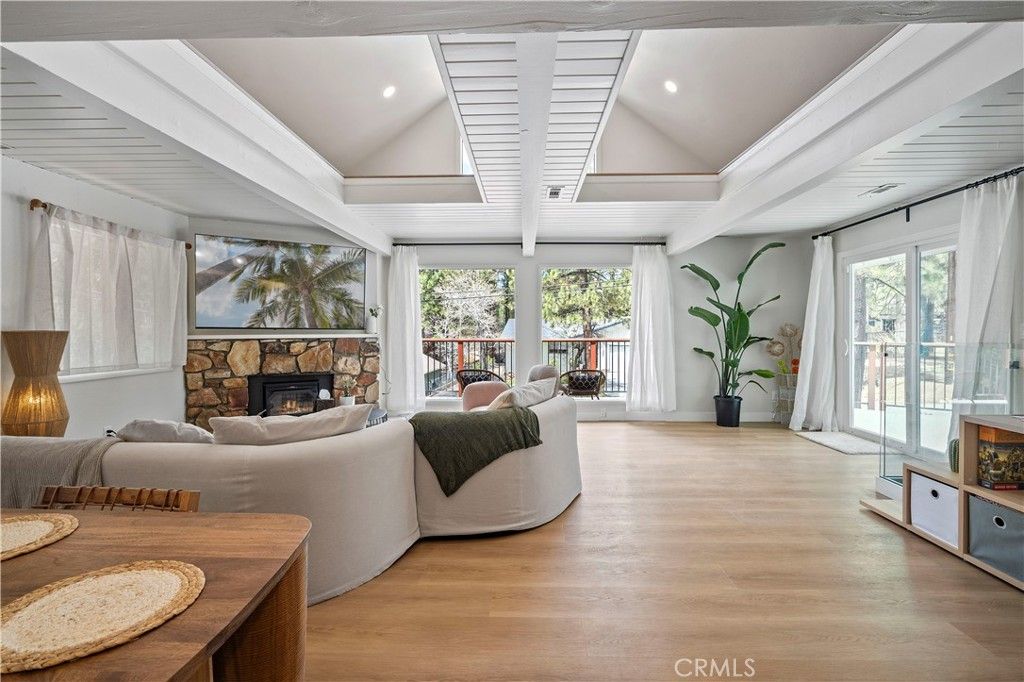 Image 7 of property listing at 41735 Comstock, Big Bear Lake, CA 92315