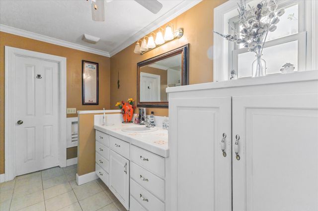 529 An County Road 2304, Tennessee Colony, TX 75861