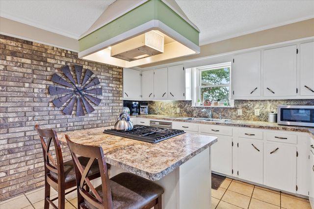 529 An County Road 2304, Tennessee Colony, TX 75861