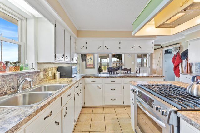 529 An County Road 2304, Tennessee Colony, TX 75861