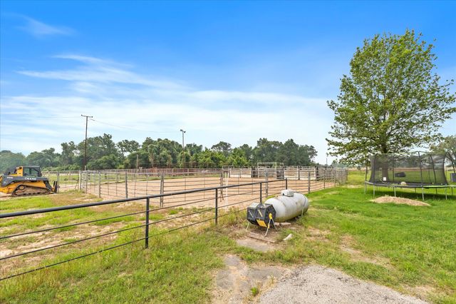 529 An County Road 2304, Tennessee Colony, TX 75861