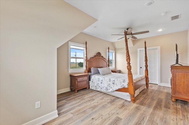 529 An County Road 2304, Tennessee Colony, TX 75861