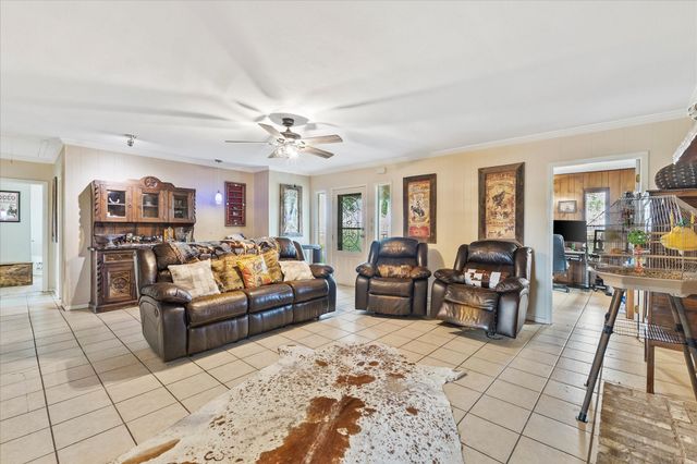 529 An County Road 2304, Tennessee Colony, TX 75861