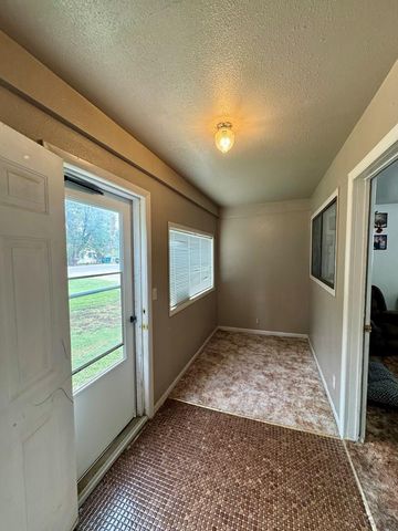 214-220 Ash Ave, La Junta, CO 81050