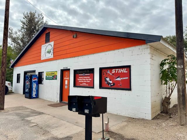 214-220 Ash Ave, La Junta, CO 81050