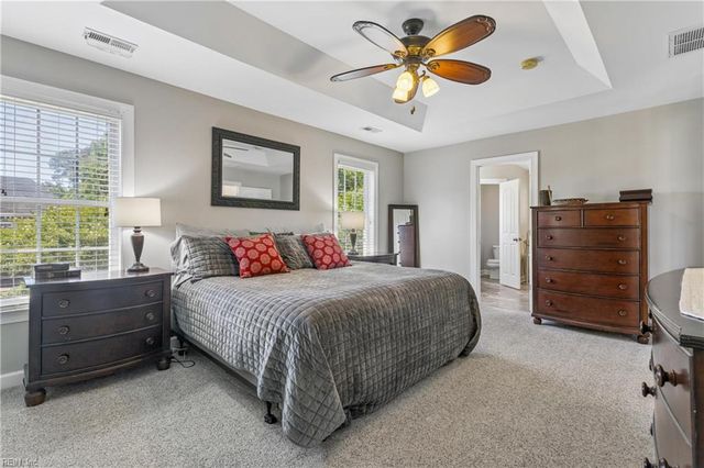 402 Pasture LN, Yorktown, VA 23693