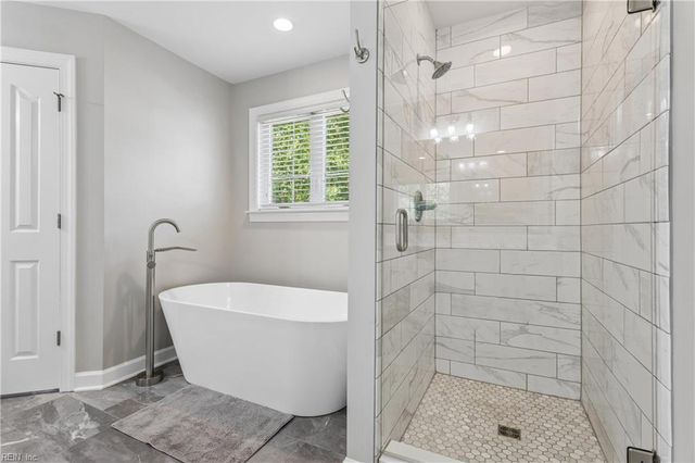 402 Pasture LN, Yorktown, VA 23693