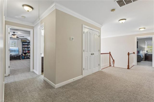 402 Pasture LN, Yorktown, VA 23693