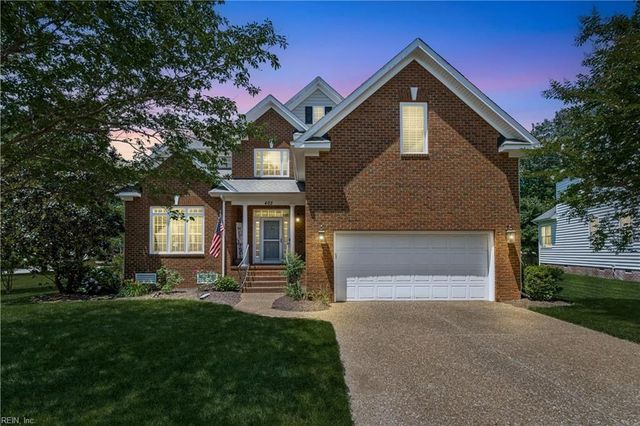 402 Pasture LN, Yorktown, VA 23693