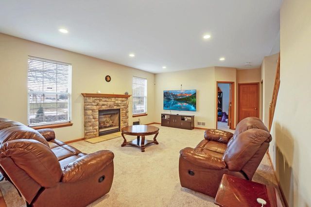 W244N5617 Quail Run COURT, Sussex, WI 53089