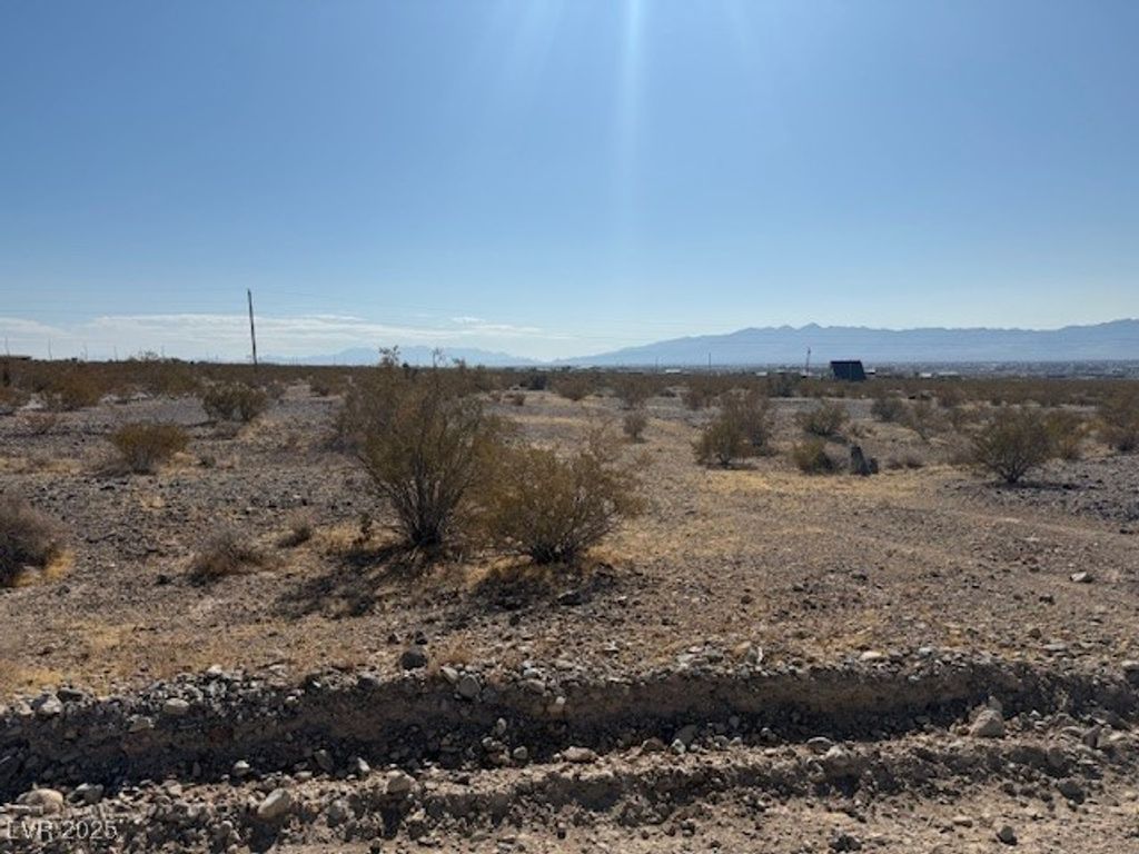 2481 East Gertrude Way, Pahrump, NV 89060