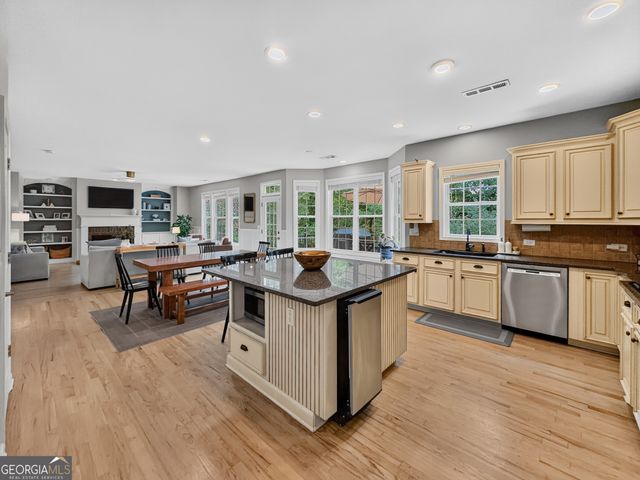 242 Independence Lane, Peachtree City, GA 30269
