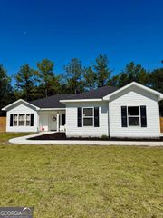 5096 Smith Road, Townsend, GA 31331