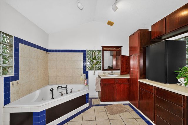 2226 Pontiac Drive, Tallahassee, FL 32301