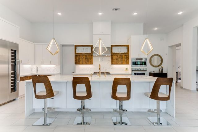 1002 Royal Lakes Manor Boulevard, Richmond, TX 77469