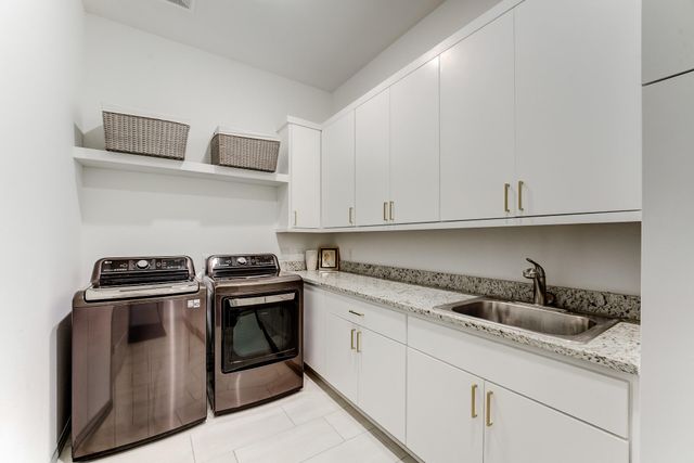 1002 Royal Lakes Manor Boulevard, Richmond, TX 77469