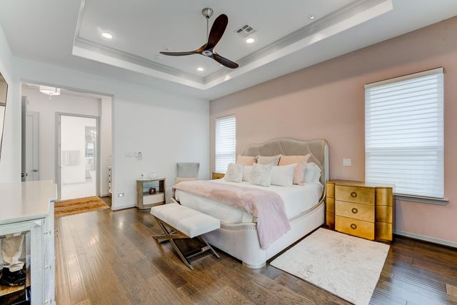 1002 Royal Lakes Manor Boulevard, Richmond, TX 77469