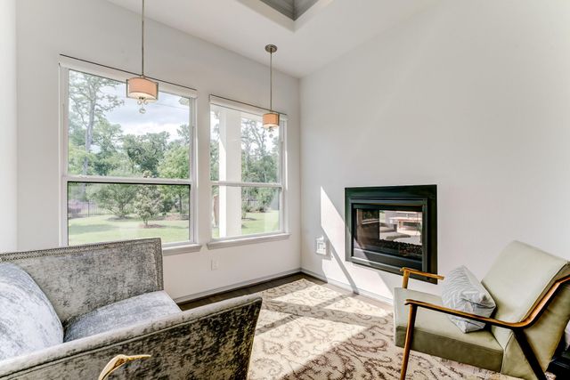 1002 Royal Lakes Manor Boulevard, Richmond, TX 77469