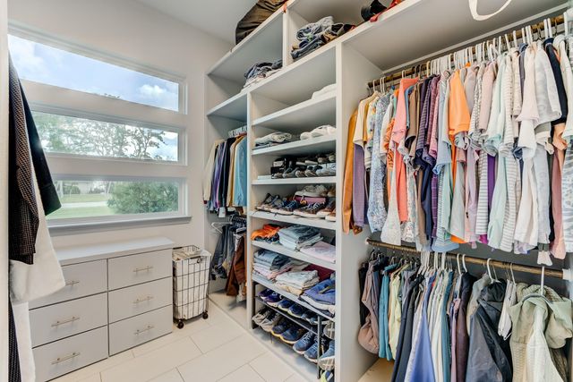 1002 Royal Lakes Manor Boulevard, Richmond, TX 77469