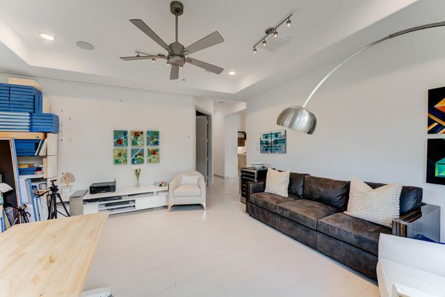 1002 Royal Lakes Manor Boulevard, Richmond, TX 77469