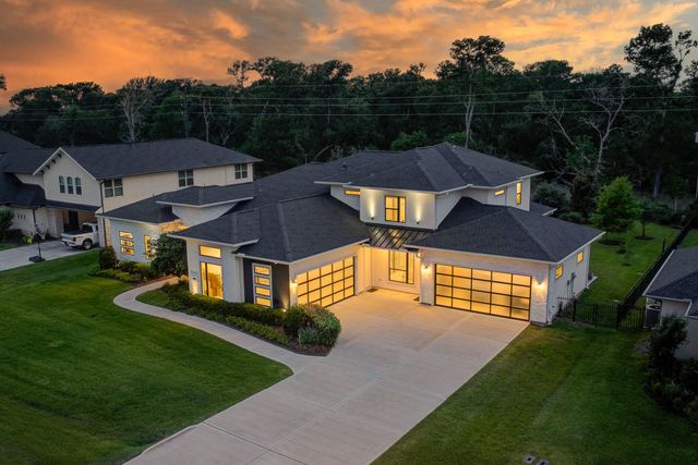 1002 Royal Lakes Manor Boulevard, Richmond, TX 77469