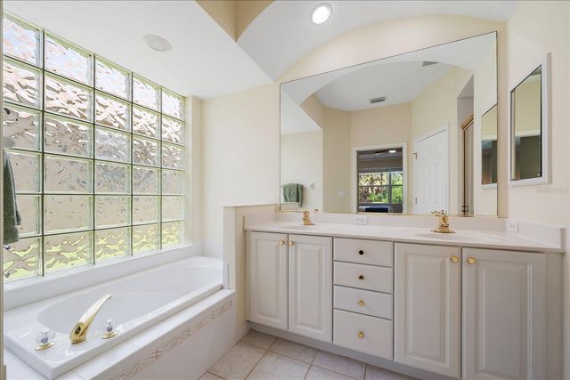 6288 WINGSPAN WAY, Bradenton, FL 34203