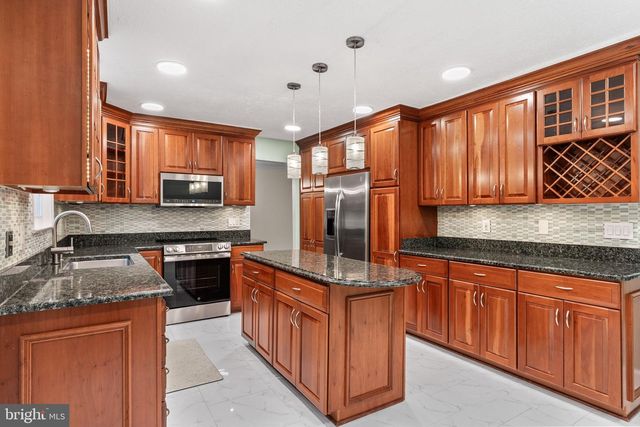 1901 BUCKTHORN LN, Reston, VA 20191