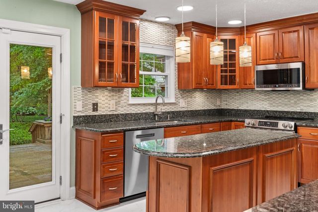1901 BUCKTHORN LN, Reston, VA 20191
