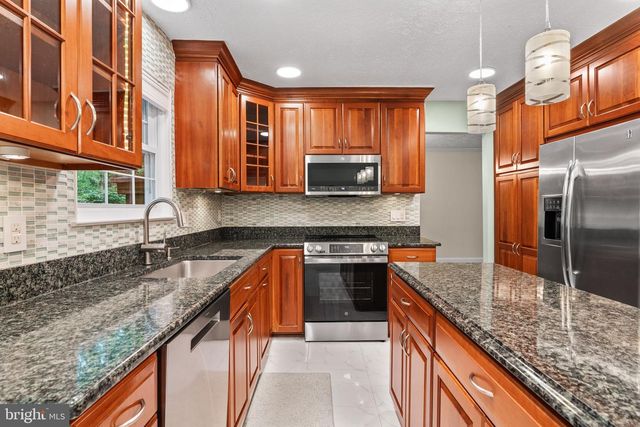 1901 BUCKTHORN LN, Reston, VA 20191
