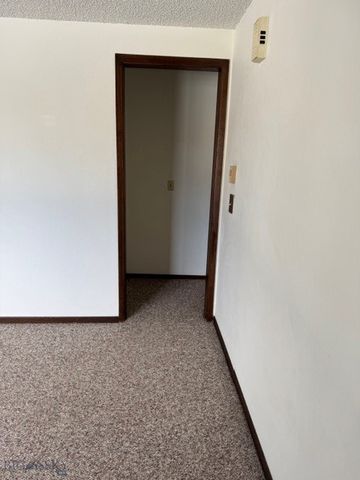 1206 E Glendale Street, Dillon, MT 29725