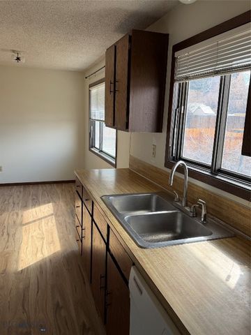 1206 E Glendale Street, Dillon, MT 29725