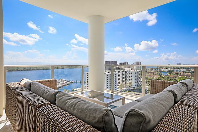 2 Water Club Way 1604, North Palm Beach, FL 33408