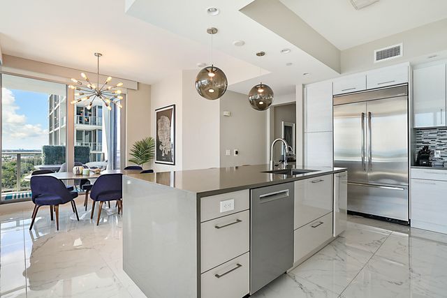 2 Water Club Way 1604, North Palm Beach, FL 33408