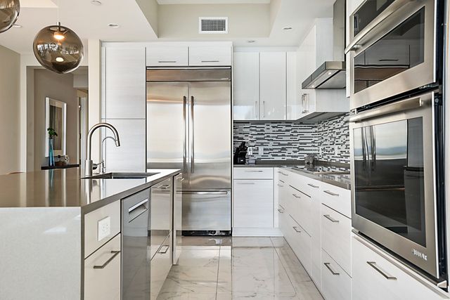 2 Water Club Way 1604, North Palm Beach, FL 33408