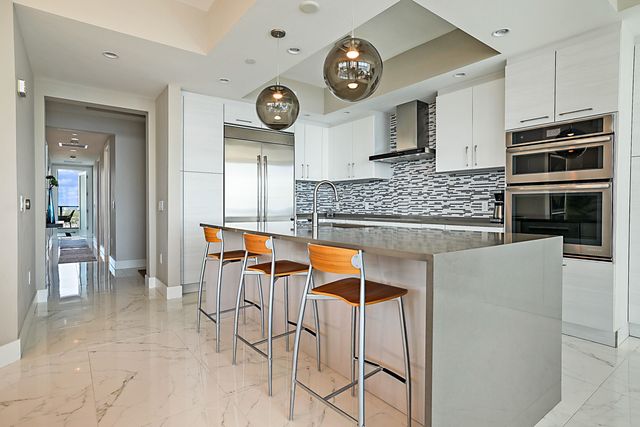 2 Water Club Way 1604, North Palm Beach, FL 33408