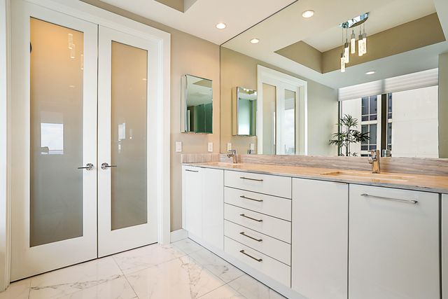 2 Water Club Way 1604, North Palm Beach, FL 33408