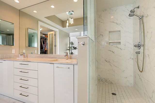 2 Water Club Way 1604, North Palm Beach, FL 33408