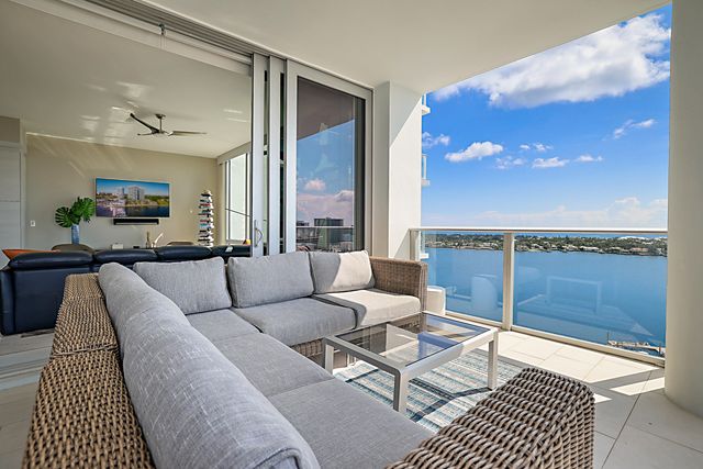 2 Water Club Way 1604, North Palm Beach, FL 33408