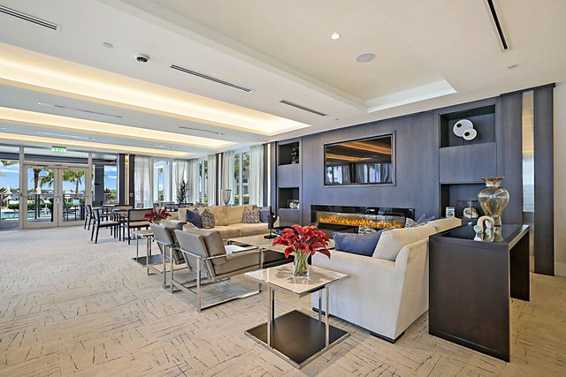 2 Water Club Way 1604, North Palm Beach, FL 33408