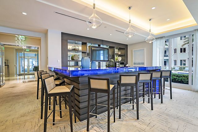 2 Water Club Way 1604, North Palm Beach, FL 33408