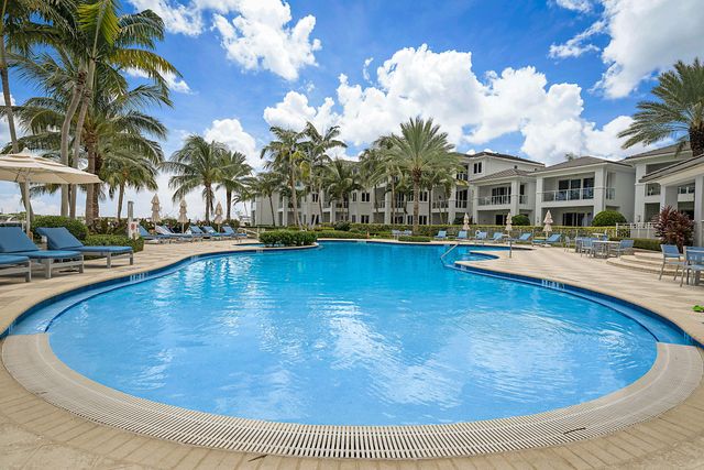 2 Water Club Way 1604, North Palm Beach, FL 33408