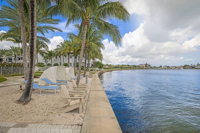 2 Water Club Way 1604, North Palm Beach, FL 33408