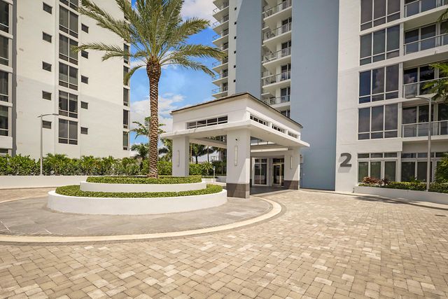 2 Water Club Way 1604, North Palm Beach, FL 33408