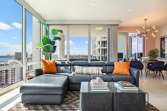 2 Water Club Way 1604, North Palm Beach, FL 33408